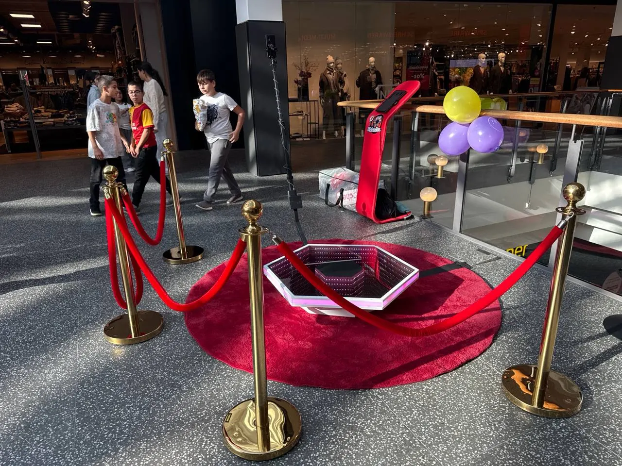 360°-Videobox bei einer Promotion in einem Shoppingcenter in Wien