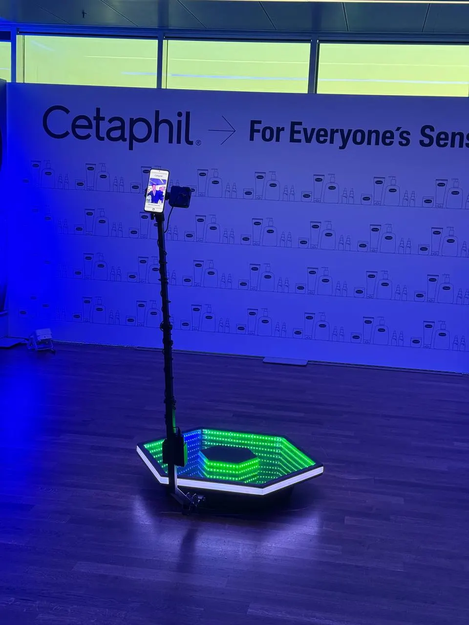 Gebrandete 360°-Videobox bei einem Cetaphil-Promotion-Event